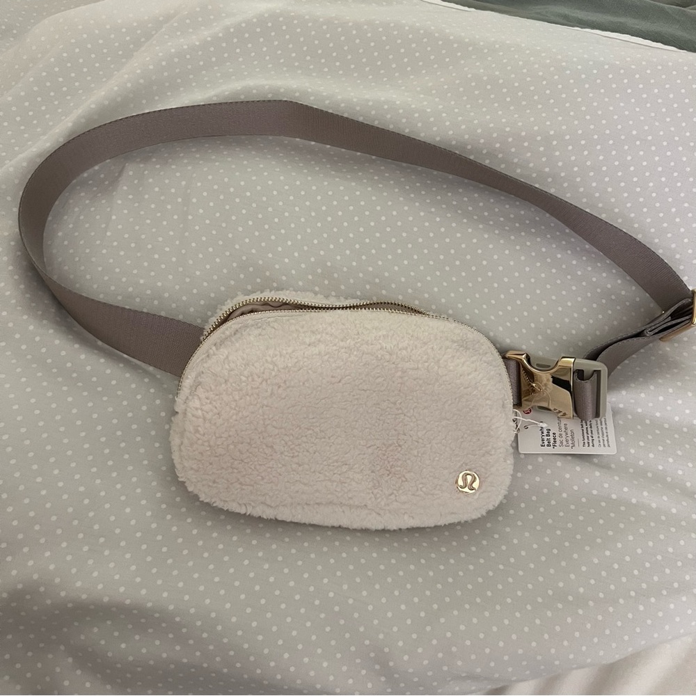 lululemon everywhere belt bag *fleece